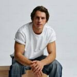 دانلود آهنگ Değmesin Ellerimiz